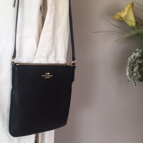Coach Handbags - Black Leather Coach Crossbody Purse